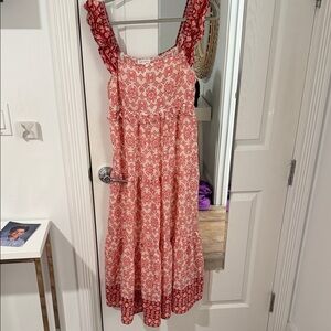 Chic Lace Midi Dress in Red